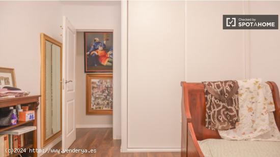 Habitación en alquiler en un apartamento de 2 dormitorios en Chamartín - MADRID