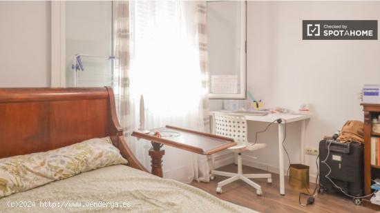 Habitación en alquiler en un apartamento de 2 dormitorios en Chamartín - MADRID