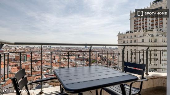 Apartamento de 2 dormitorios en alquiler en Madrid - MADRID