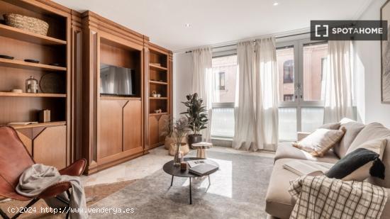 Apartamento de 2 habitaciones en alquiler en Almagro - MADRID