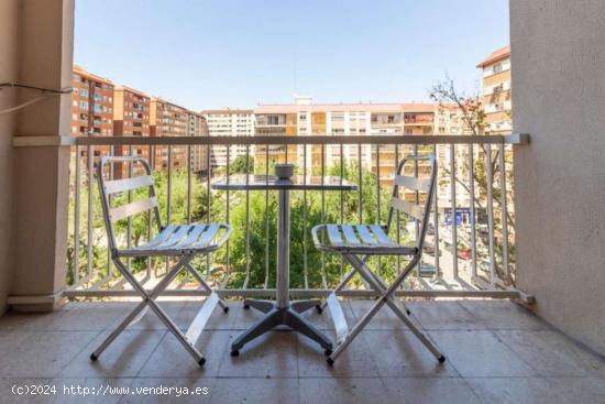 Piso en alquiler de 4 habitaciones en Ciutat Jardi - VALENCIA