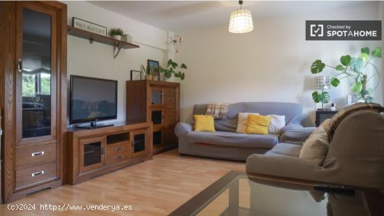 Apartamento de 2 dormitorios en alquiler en Puerta del Angel, Madrid - MADRID