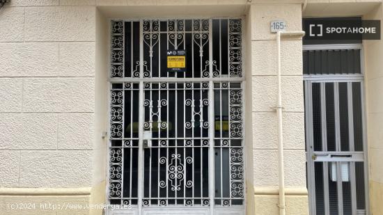 Habitación en piso compartido en L'Hospitalet de Llobregat. - BARCELONA