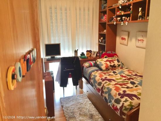 ESTUPENDO PISO EN EL CENTRO DE ORIHUELA CON BALCON, AMPLIO, RODEADO DE SERVICIOS....¡VISITELO! - AL