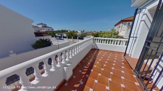 MAGNÍFICA CASA ADOSADA EN  EL ARRECIFE  DE LA CARLOTA - CORDOBA