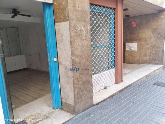  LOCAL COMERCIAL EN FRENTE DE CENTRO EDUCATIVO (COLEGIO) EN PLAZA MOLINA - BARCELONA 