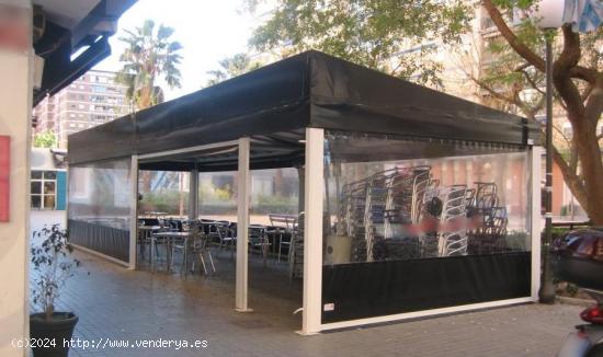 BAR RESTAURANTE CON GRAN TERRAZA EN TRASPASO EN ZONA UNIVERSITARIA. - VALENCIA