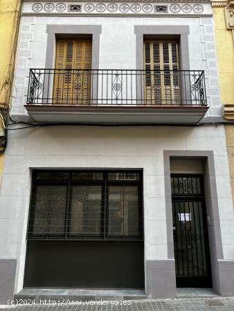 Edificio totalmente rehabilitado en Poble Sec en 2022 !! Por encima del 5% de rentabilidad! - BARCEL