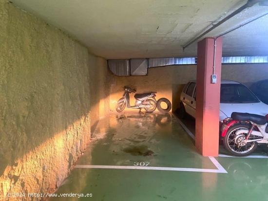 Parking coche grande y moto - BARCELONA