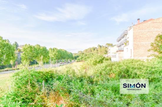 Fantástica parcela para construïr una casa con sotano, jardín, dos pisos con terraza y buahrdilla