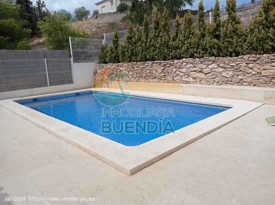 CHALET DE LUJO CON PISCINA Y VISTAS AL MAR EN ISLA PLANA - MURCIA