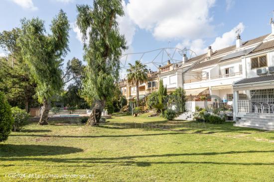 CHALET ADOSADO EN VENTA EN LA CAÑADA - VALENCIA