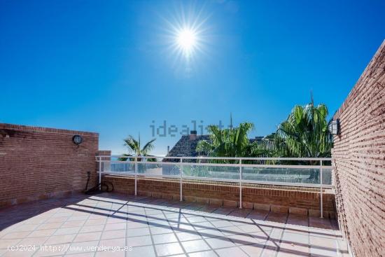 AMPLIO CHALET EN CALA CANTALAR - ALICANTE