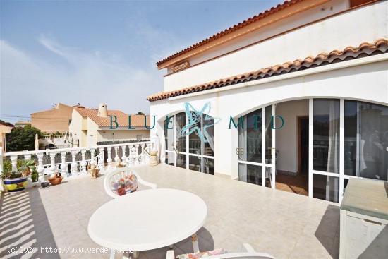 CHALET CON PISCINA Y AMPLIAS TERRAZAS EN BOLNUEVO - MURCIA