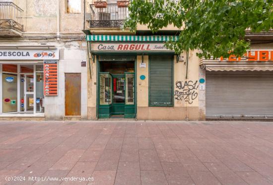  AMB MOLTA HISTÒRIA I A DOS CARRERS - BARCELONA 