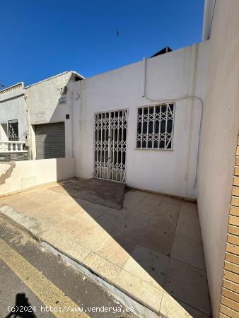 LOCAL COMERCIAL EN EL ALQUIAN - ALMERIA