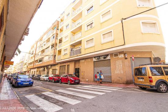 APARTAMENTO DE 2 DORMITORIOS 1 BAÑO EN TORREVIEJA (PLAYA DE LOS LOCOS ) - ALICANTE