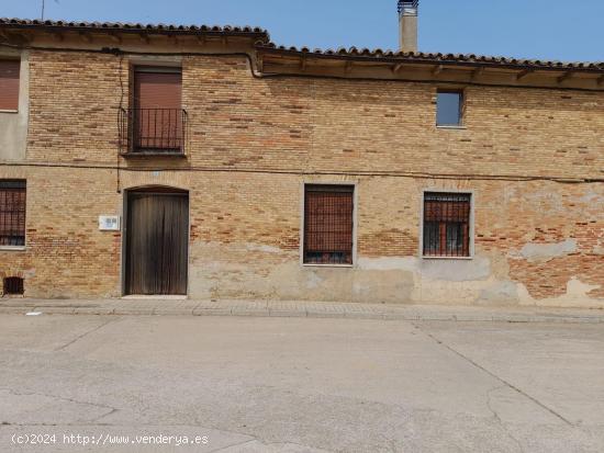 CASA 545M - BECERRIL DE CAMPOS - PALENCIA