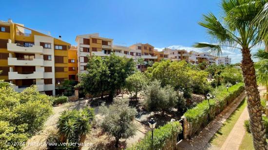 Apartamento de 2 dormitorios con APARCAMIENTO en Punta Prima a 200m de la playa - ALICANTE