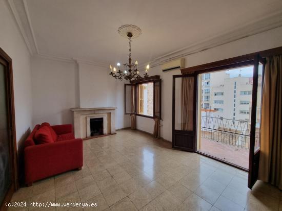 Luminoso piso con ascensor, 3 habitaciones y balcón a un paso de Avenidas - BALEARES