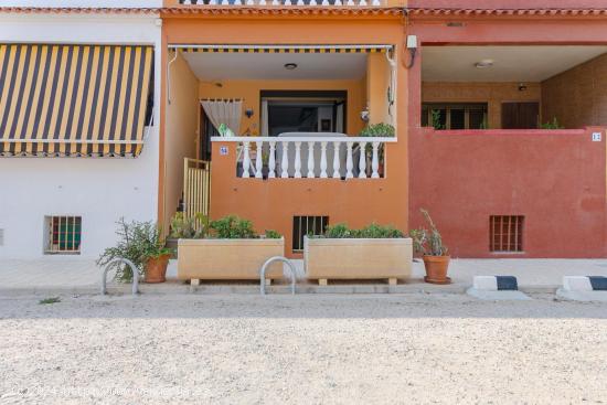 ADOSADO EN MARENY DE BARRAQUETES - PLAYA DEL REY - VALENCIA