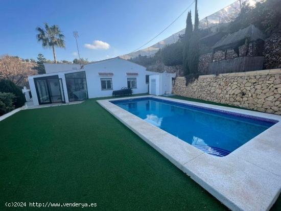 Finca Rústica con Casa y Piscina en La Nucía - ALICANTE