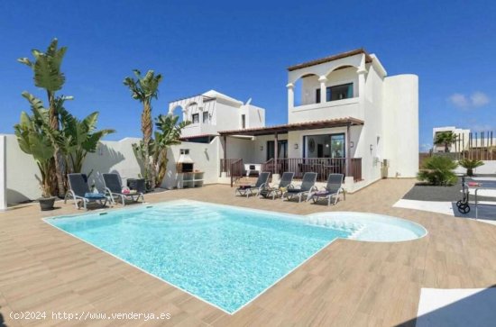 Villa en venta en Playa Blanca - Yaiza