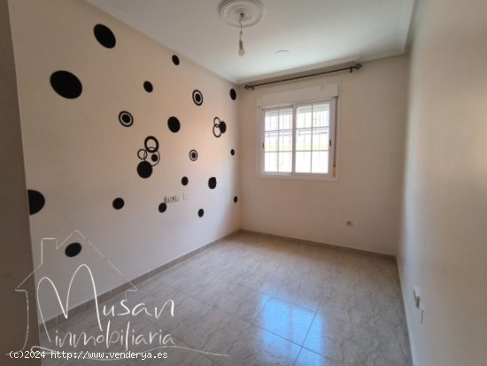 Piso en Venta en Viator Almería