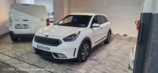 Kia Niro KIA NIRO 1.6 GDI HIDRIDO EMOTION  FULL EQUIPE DE VERDAD NAVEGADOR GPS-APPLE CARPLAY -ANDROI