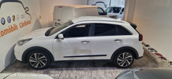 Kia Niro KIA NIRO 1.6 GDI HIDRIDO EMOTION  FULL EQUIPE DE VERDAD NAVEGADOR GPS-APPLE CARPLAY -ANDROI