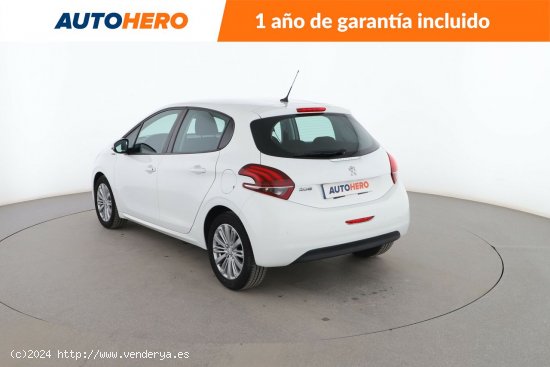 Peugeot 208 1.2 PureTech Signature - 