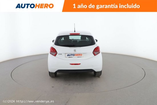 Peugeot 208 1.2 PureTech Signature - 