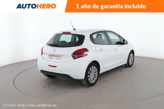 Peugeot 208 1.2 PureTech Signature - 