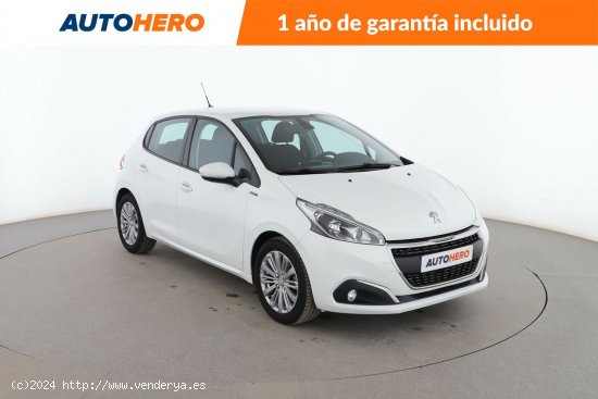 Peugeot 208 1.2 PureTech Signature - 