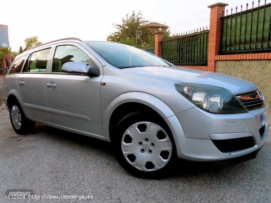 Opel Astra 1.7 ECO CDTI  ELEGANCE-KLIMATIZADOR de 2005 con 260.000 Km por 1.900 EUR. en Granada