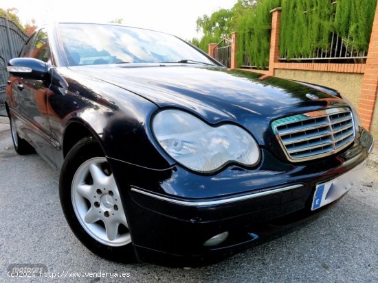  Mercedes Clase C C 220 CDI ELEGANCE KLIMATIZADOR A/C-NACIONAL de 2001 con 387.000 Km por 3.300 EUR.  