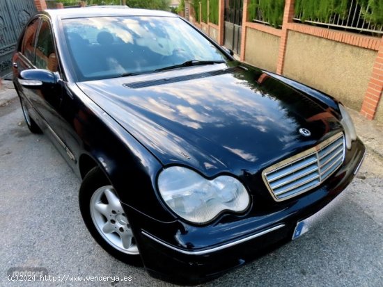 Mercedes Clase C C 220 CDI ELEGANCE KLIMATIZADOR A/C-NACIONAL de 2001 con 387.000 Km por 3.300 EUR. 