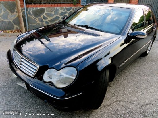 Mercedes Clase C C 220 CDI ELEGANCE KLIMATIZADOR A/C-NACIONAL de 2001 con 387.000 Km por 3.300 EUR. 