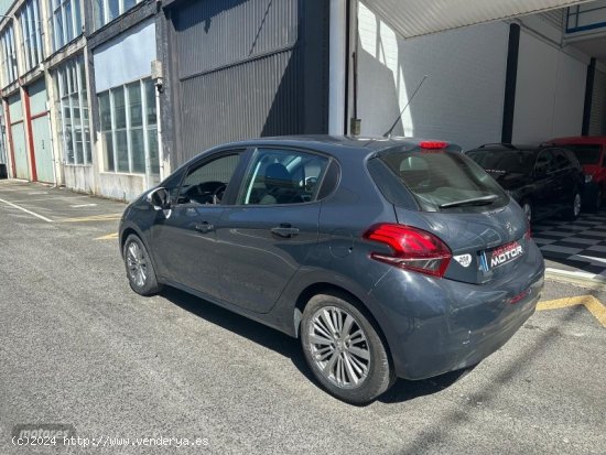 Peugeot 208 1.0 68cv de 2015 con 87.000 Km por 7.750 EUR. en Navarra