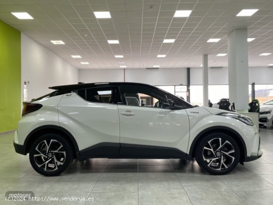 Toyota C-HR 1.8 125H Advance de 2021 con 28.000 Km por 25.300 EUR. en Malaga