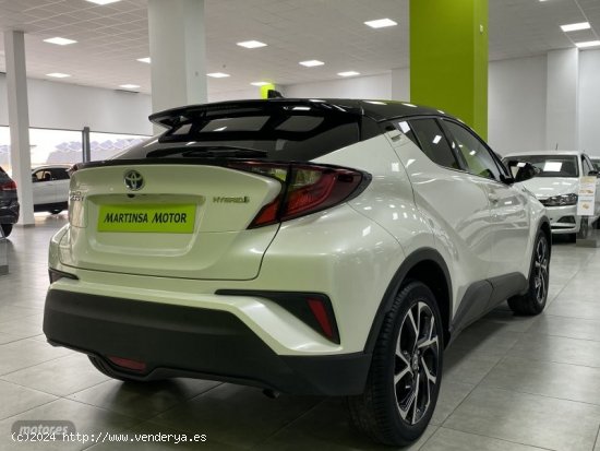 Toyota C-HR 1.8 125H Advance de 2021 con 28.000 Km por 25.300 EUR. en Malaga