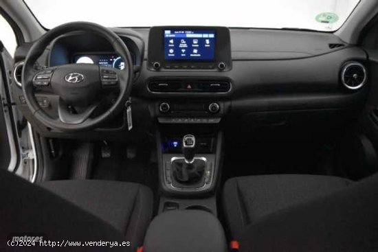 Hyundai Kona 1.0 TGDI Maxx 4x2 de 2023 con 20.036 Km por 19.900 EUR. en Valencia