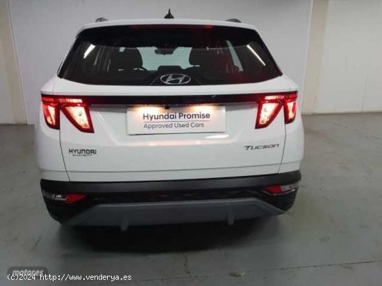 Hyundai Tucson 1.6 TGDI Maxx 4x2 de 2023 con 13.637 Km por 25.900 EUR. en Granada