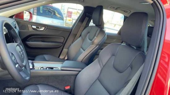 Volvo XC 60 2.0 B4 D CORE AUTO 5P de 2023 con 23.925 Km por 44.900 EUR. en Murcia