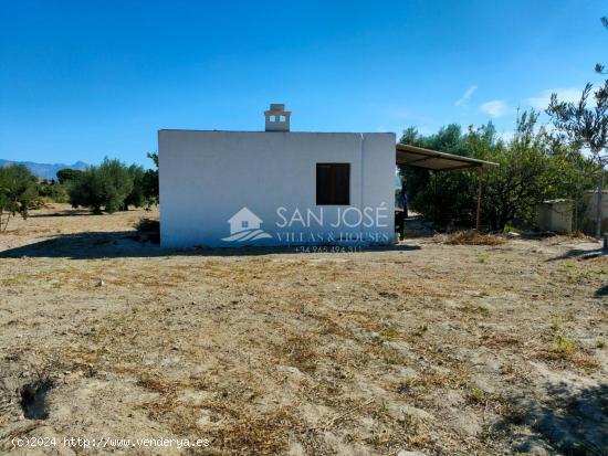 SE VENDE BONITO ALBERGUE EN LAZONA DEL CAMPET EN NOVELDA - ALICANTE