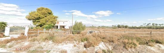 ¡ Oportunidad ! Encantadora Parcela con Casa de Campo en Venta - ALICANTE