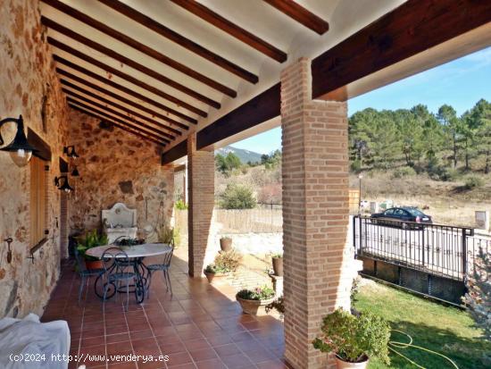 PRECIOSO CHALET JUNTO RIO MUNDO - ALBACETE