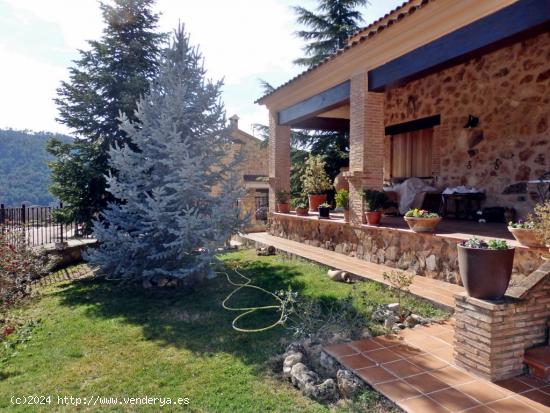 PRECIOSO CHALET JUNTO RIO MUNDO - ALBACETE