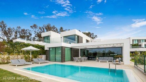 Impresionante villa moderna situada en Cabo Royale, Cabopino - MALAGA