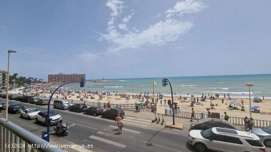  TORREVIEJA PRIMERA LINEA PLAYA LOS LOCOS, VISTAS FRONTALES 3 HABS 2 BAÑOS + GARAJE...315.000 EUROS! 